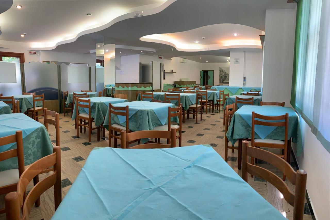 Hotel Del Vecchio Ρίμινι Εξωτερικό φωτογραφία