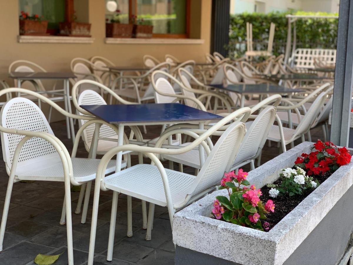 Hotel Del Vecchio Ρίμινι Εξωτερικό φωτογραφία