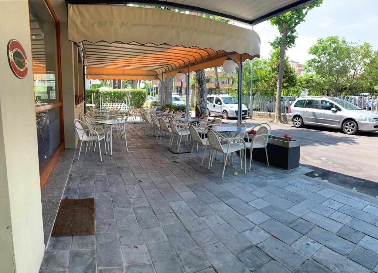 Hotel Del Vecchio Ρίμινι Εξωτερικό φωτογραφία