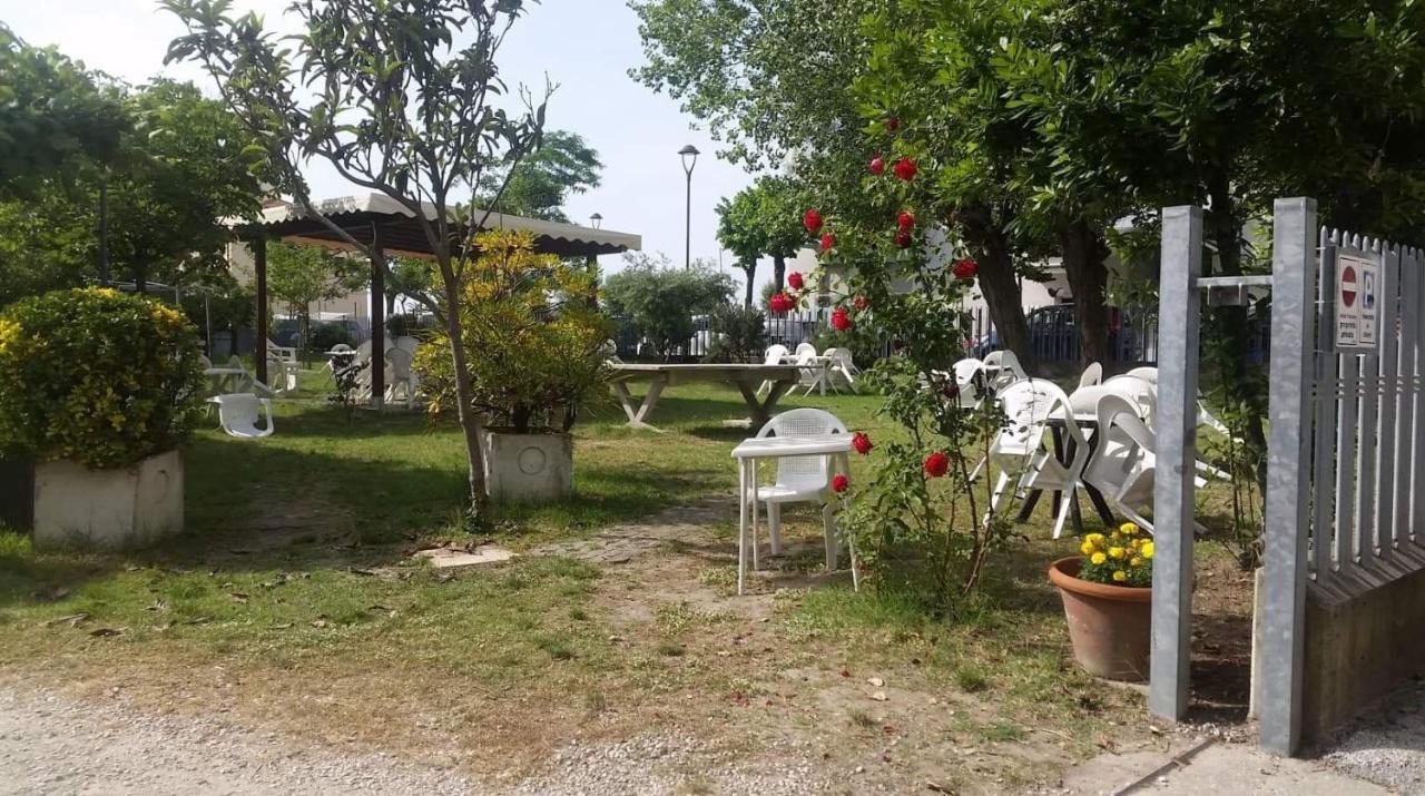 Hotel Del Vecchio Ρίμινι Εξωτερικό φωτογραφία