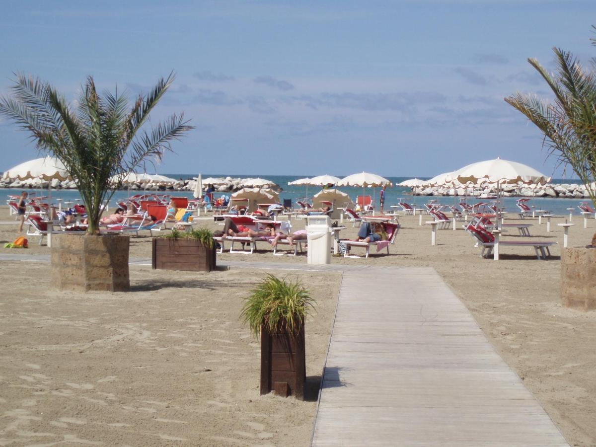Hotel Del Vecchio Ρίμινι Εξωτερικό φωτογραφία