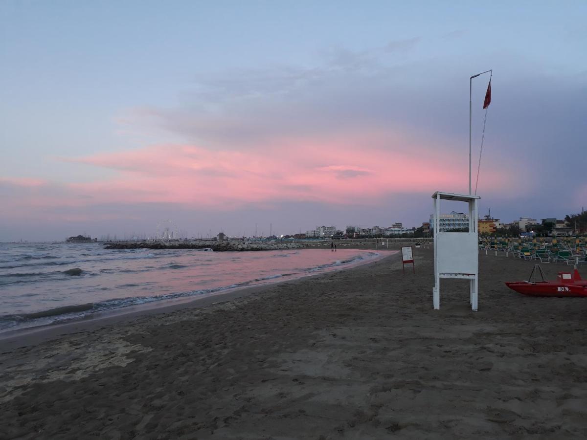 Hotel Del Vecchio Ρίμινι Εξωτερικό φωτογραφία