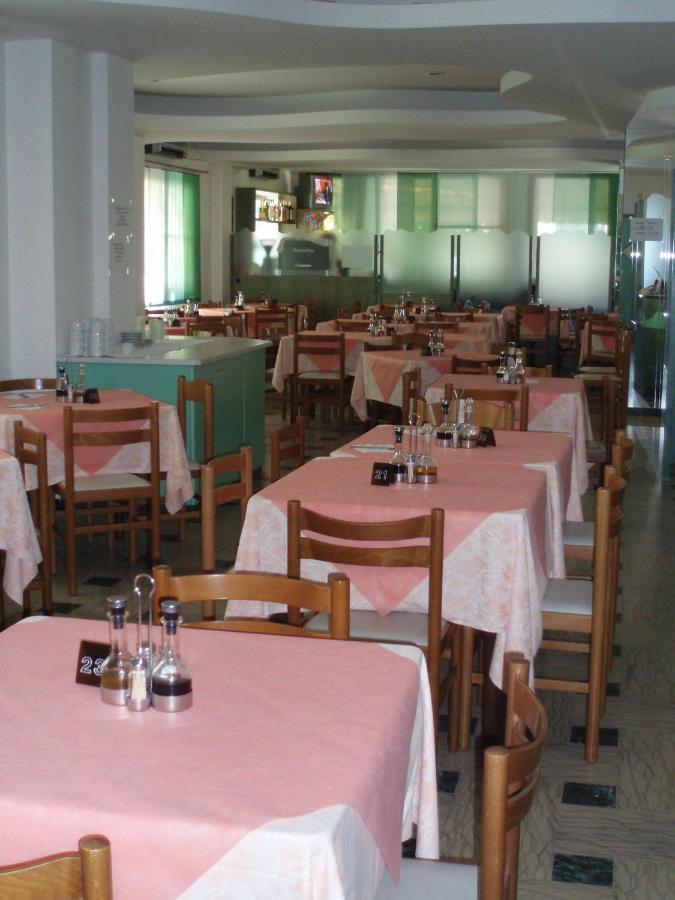 Hotel Del Vecchio Ρίμινι Εξωτερικό φωτογραφία
