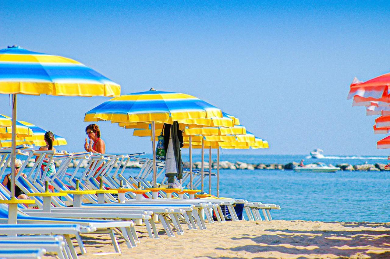 Hotel Del Vecchio Ρίμινι Εξωτερικό φωτογραφία